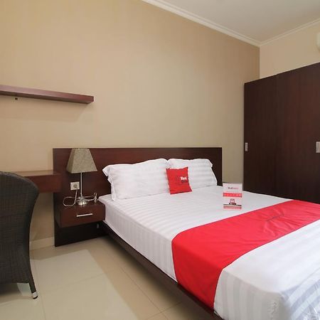 Reddoorz Plus Near Ambassador Mall Джакарта Екстер'єр фото